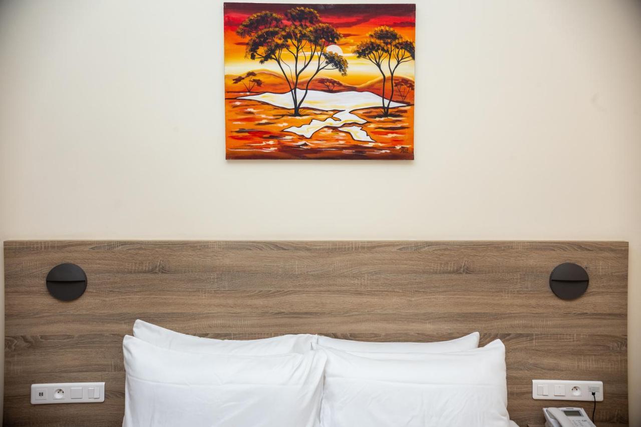 Silver Moon Hotel Abidjan Bagian luar foto
