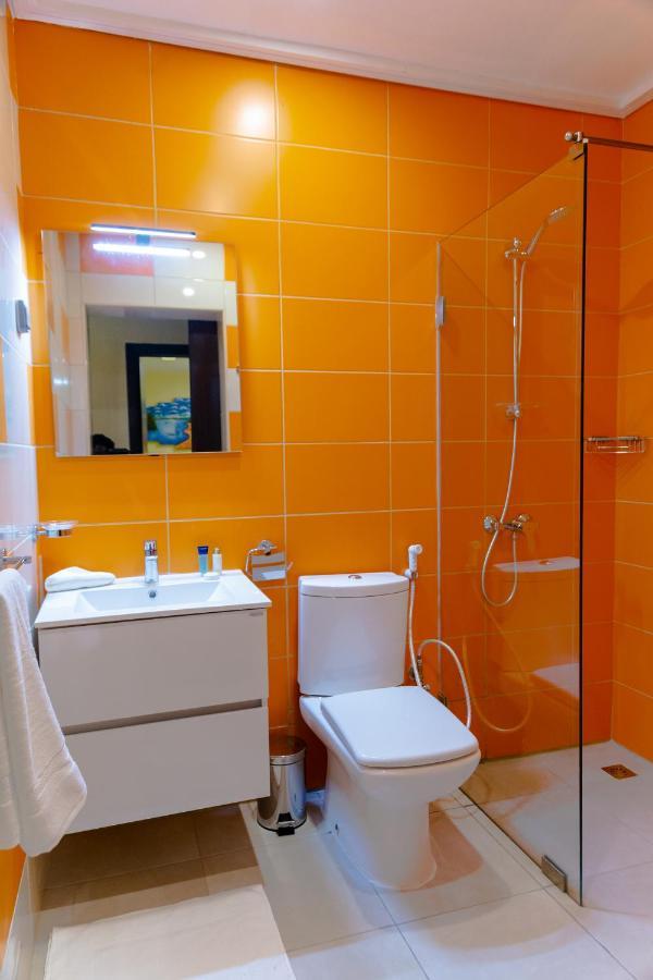 Silver Moon Hotel Abidjan Bagian luar foto