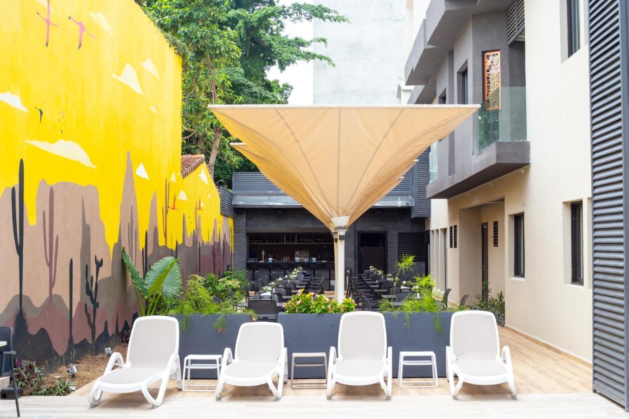 Silver Moon Hotel Abidjan Bagian luar foto