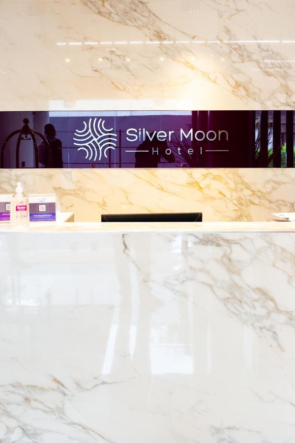 Silver Moon Hotel Abidjan Bagian luar foto
