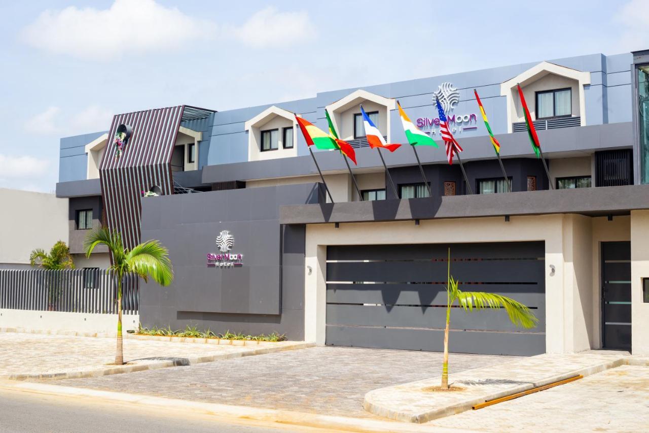 Silver Moon Hotel Abidjan Bagian luar foto