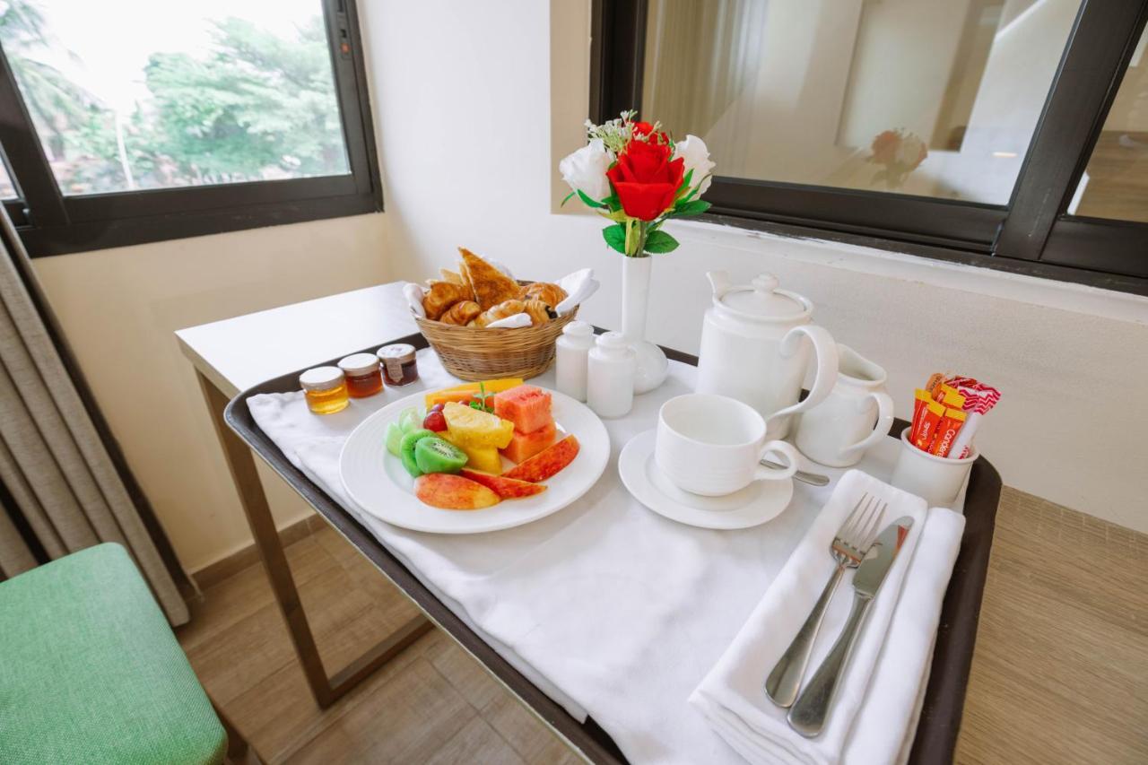 Silver Moon Hotel Abidjan Bagian luar foto