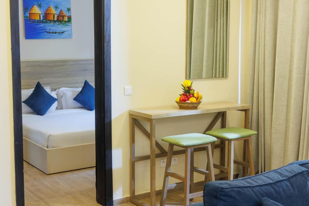 Silver Moon Hotel Abidjan Bagian luar foto